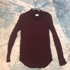 Long sleeve slouch turtleneck